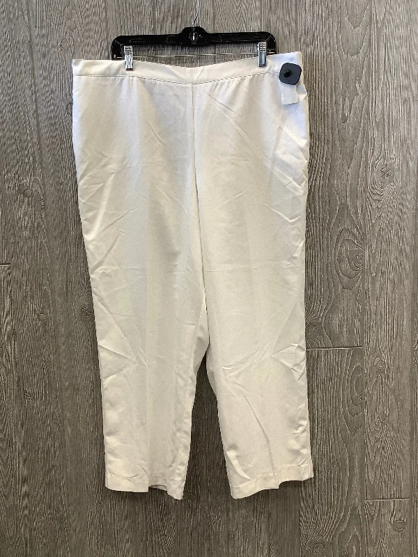 Stretch denim pants for curvy figure flattery -Pants Cropped By Alfred Dunner In White, Size: 16