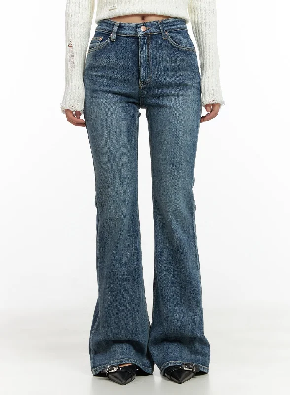 Stonewashed Jeans for Softness -Lila Slim Bootcut Jeans CG422