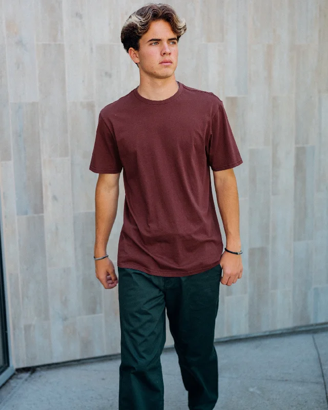 Zipper Fly Jeans for Convenience -Solid Short Sleeve Tee - Merlot