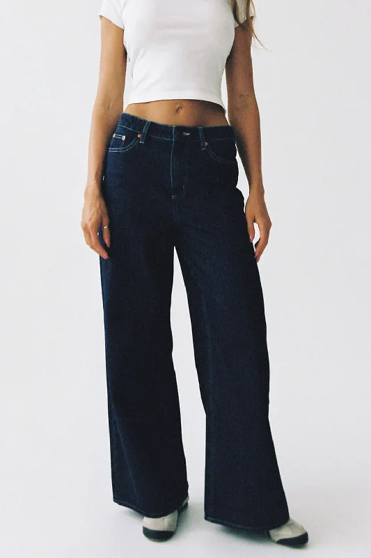 Cutoff Shorts Jeans for Fun -Essential Blue Rinse Mid Relaxed Wide Leg Jean