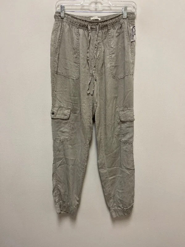 Stretch corduroy pants for cozy fall fashion -Pants Cargo & Utility By C And C In Grey, Size: S