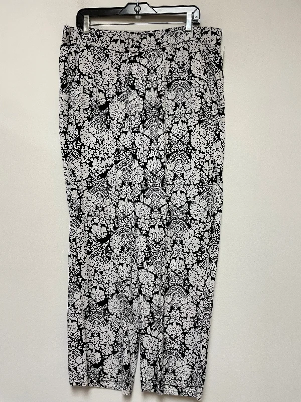 Tailored wool pants for sharp winter dressing -Pants Cargo & Utility By Liz Claiborne In Black & White, Size: 16