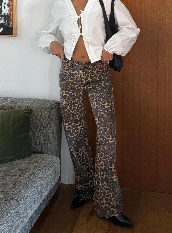 Flare Jeans for Retro Vibe -Top Model Jeans Leopard