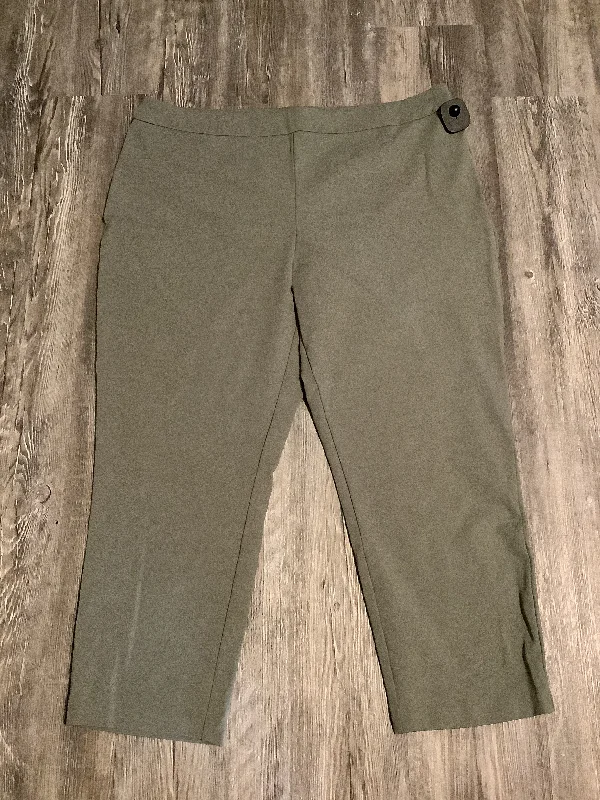 Bold plaid pants for eye-catching style choices -Pants Cropped By Wonderly In Green, Size: 18