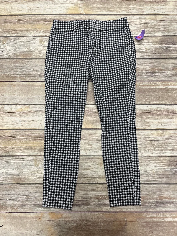 High-waisted skinny pants for trendy women’s fashion -Pants Chinos & Khakis By Old Navy In Plaid Pattern, Size: 4