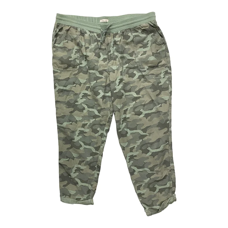 Stylish flare pants for retro party looks -Pants Other By Maurices In Camouflage Print, Size: 20