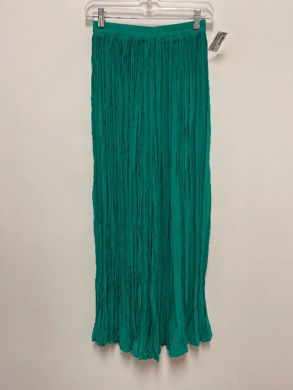 Stylish cropped pants for warm season trends -Pants Wide Leg By Clothes Mentor In Green, Size: 6