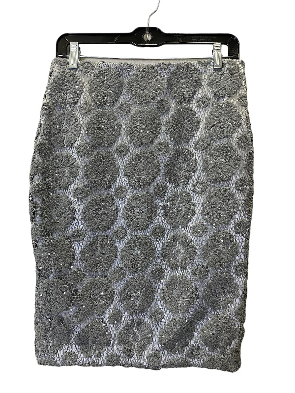 Trendy skirts with asymmetrical hem lines -Skirt Mini & Short By Ann Taylor In Grey & White, Size: 6