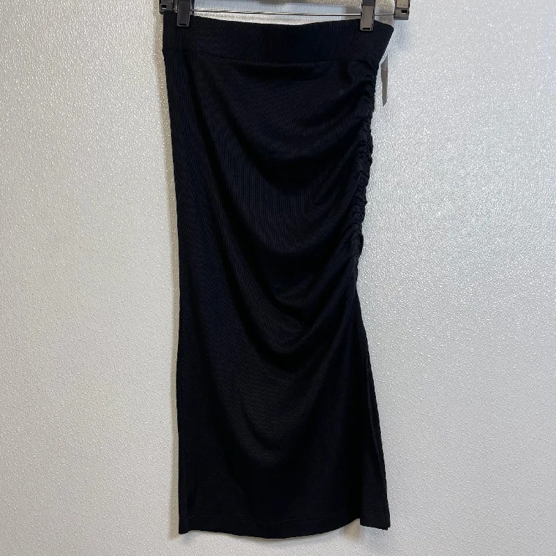 A-line mini skirts for fun flirty looks -Skirt Maxi By EVEREVE In Black, Size: S