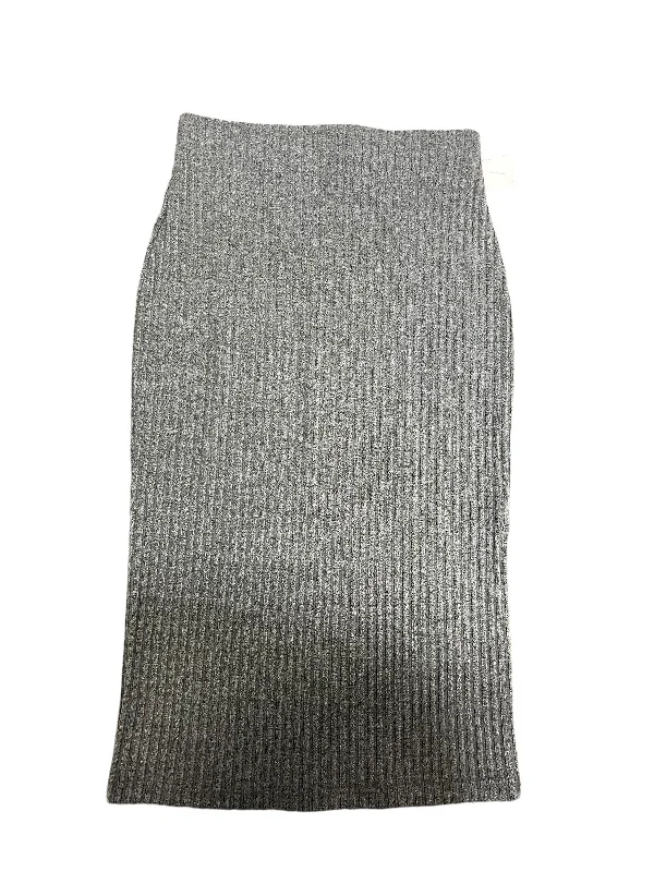 Classic skirts with simple clean lines -Skirt Midi By Clothes Mentor In Grey, Size: S