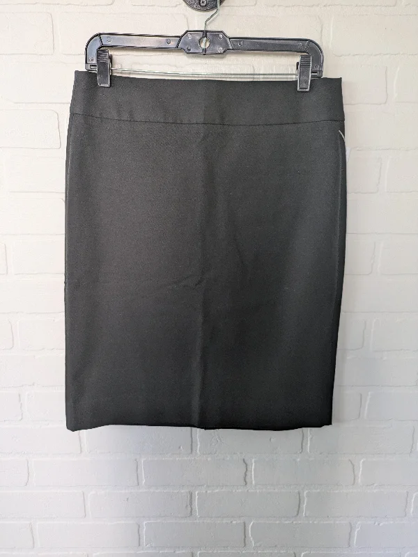 Trendy skirts with modern cutout designs -Black Skirt Midi Banana Republic, Size 8